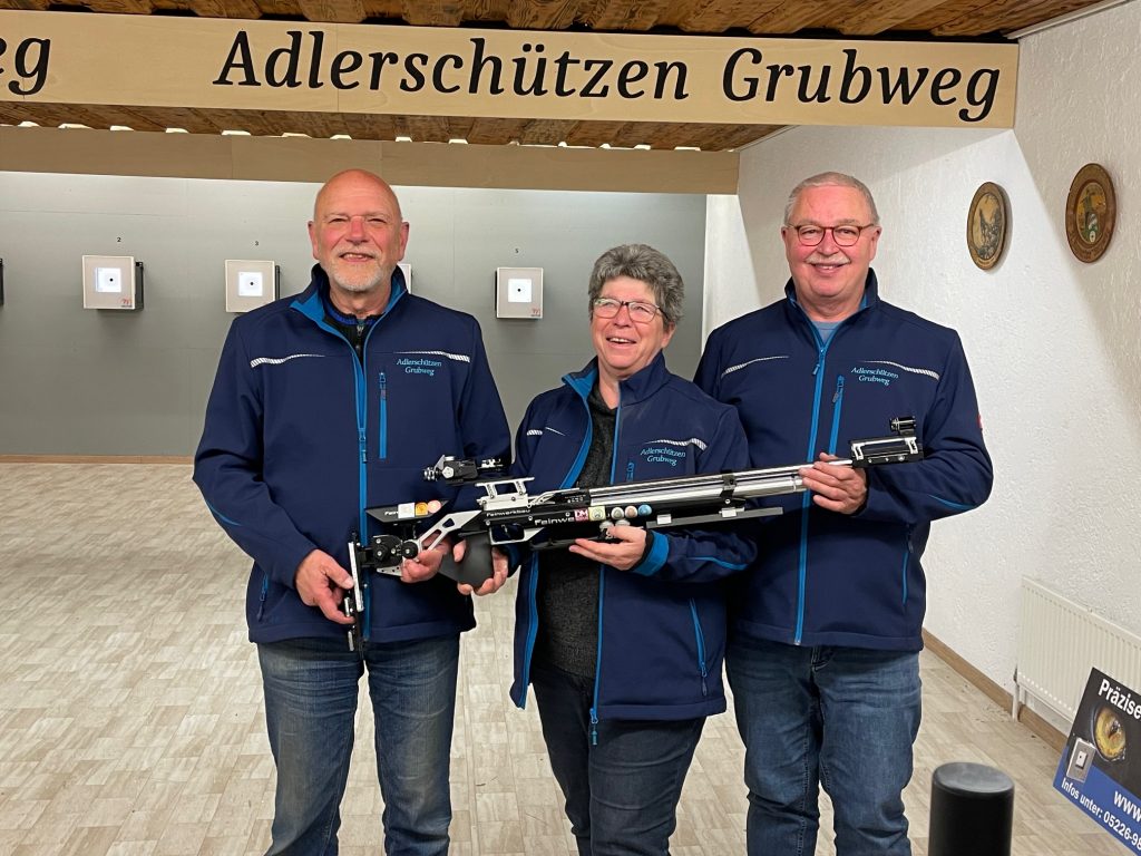 Adlerschützen Top in der Gauoberliga: v.l.n.r. Ludwig Edelfurtner, Gerhard Dorsch, Karin Edelfurtner